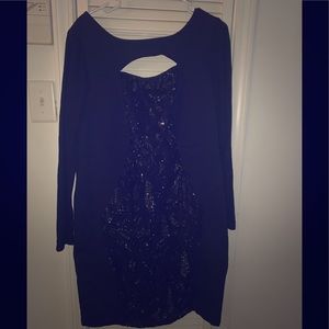 Black dress, great for a curvy figure! Nye dress!